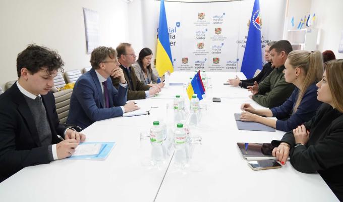 Найбільша потреба – це Перемога! Але першочергові: житло та працевлаштування ВПО, – Артем Лисогор зустрівся із Надзвичайним і Повноважним Послом Королівства Нідерландів в Україні Алле Дорхаутом