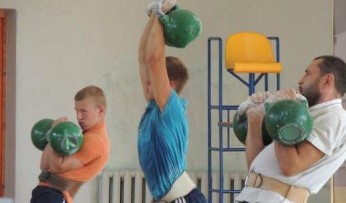 Луганчани вибороли медалі першості України з гирьового спорту