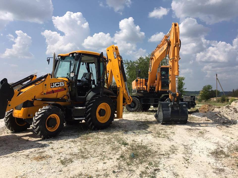Облдержадміністрацією придбано нову техніку для ремонту водних мереж області
