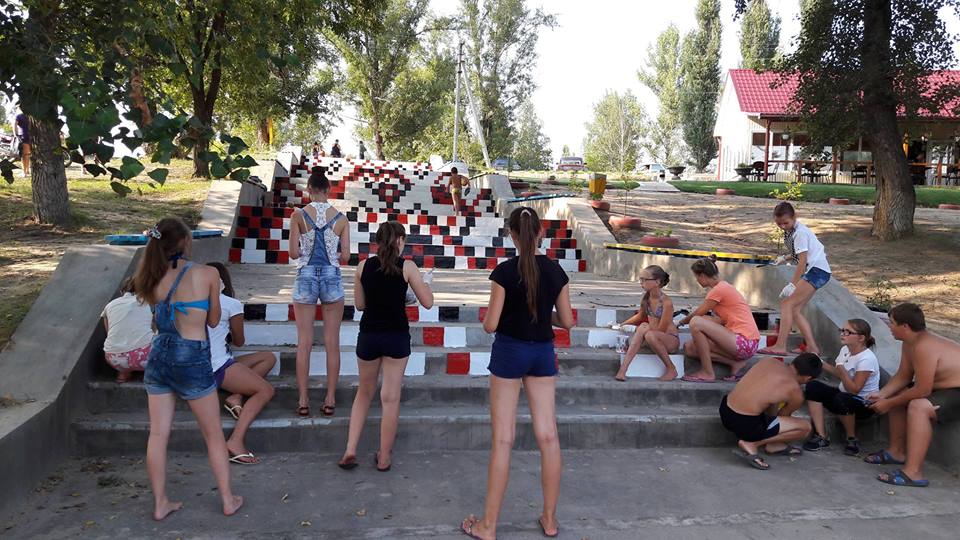 Дорога виникає під кроками того хто по ній йде