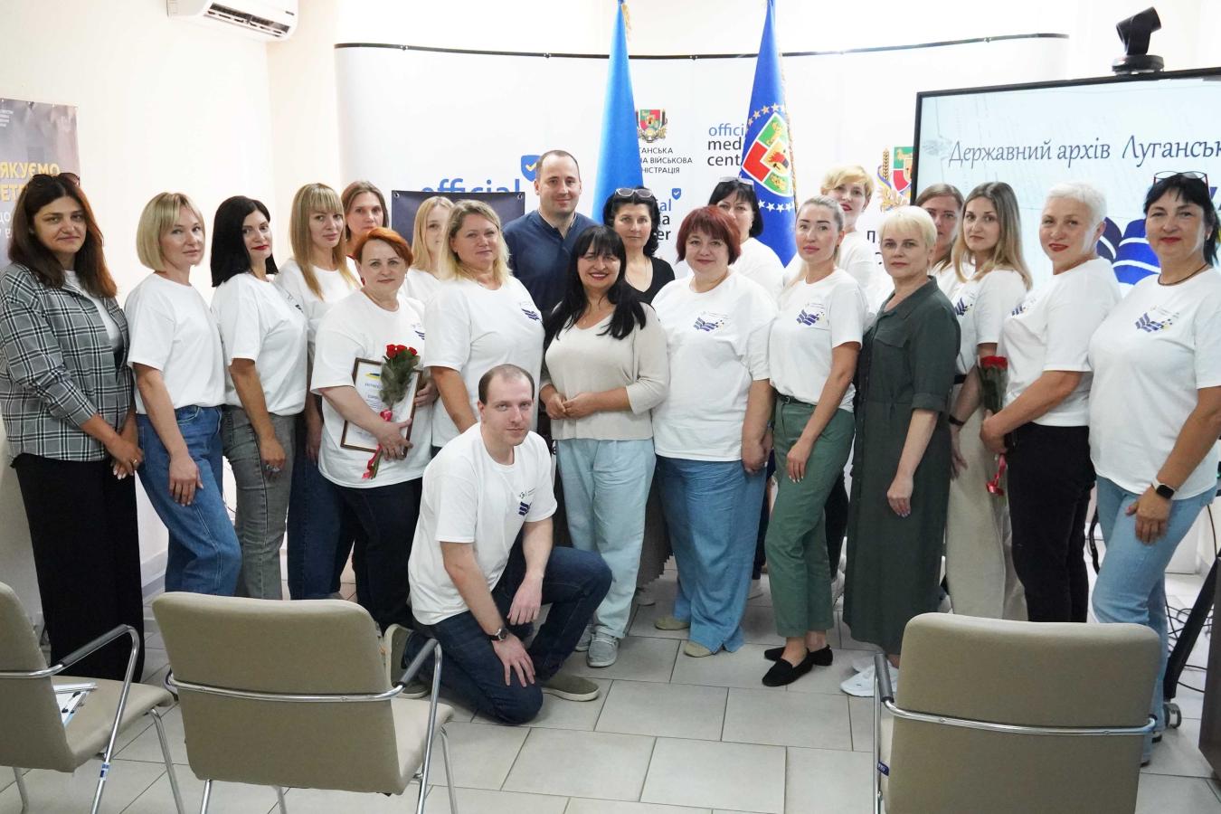 За кожним збереженим документом стоїть титанічна праця окремого співробітника – працівників Державного архіву Луганщини нагороджено обласними відзнаками