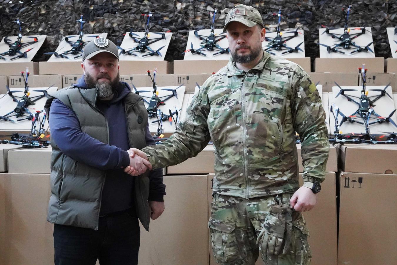 Допомога війську — це наша щоденна інвестиція у перемогу, – Олексій Харченко передав позашляховики та FPV-дрони бійцям 3-го армійського корпусу
