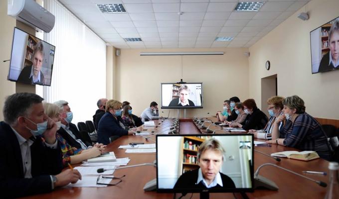 Луганщина своєчасно впровадила запобіжні заходи, лікарі спрацювали на високому рівні, – медики США під час телемосту щодо протидії COVID-19