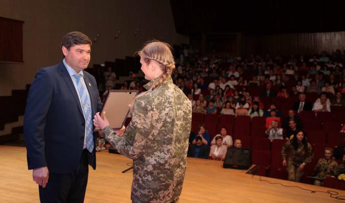 Медичні працівники Луганщини отримали вітання від облдержадміністрації з нагоди професійного свята