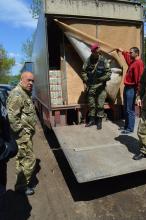Москаль спіймав біля лінії розмежування вогню дві фури з пивом, які прямували на окуповані території  Найближчим часом будь-яке транспортне сполучення з окупованими територіями на Луганщині буде заборонене. Виняток — тільки для пішоходів