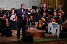 Під час концерту симфонічної музики горів символічний вогонь миру