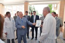 Спикер Верховной Рады приехал на Луганщину с подарком