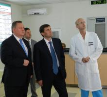 Сегодня делегация Донецкой областной государственной администрации под руководством губернатора Шишацкого А.В. посетила Луганскую область Сегодня делегация Донецкой областной государственной администрации под руководством губернатора Шишацкого А.В. посетила Луганскую область