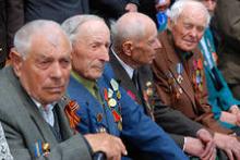 Ветерани Луганщини отримали виплату з нагоди 70-ї річниці визволення області від фашистських загарбників