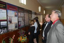 Документальну виставку «Гірка пам’ять 1932-1933 мовою архівних документів»  відкрито в Держархіві Луганської області