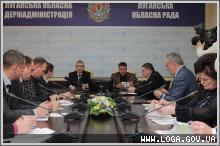 Задача у всех профильных структур одна – вывести производителя на покупателя, сократив количество посредников и тем самым снизив цену