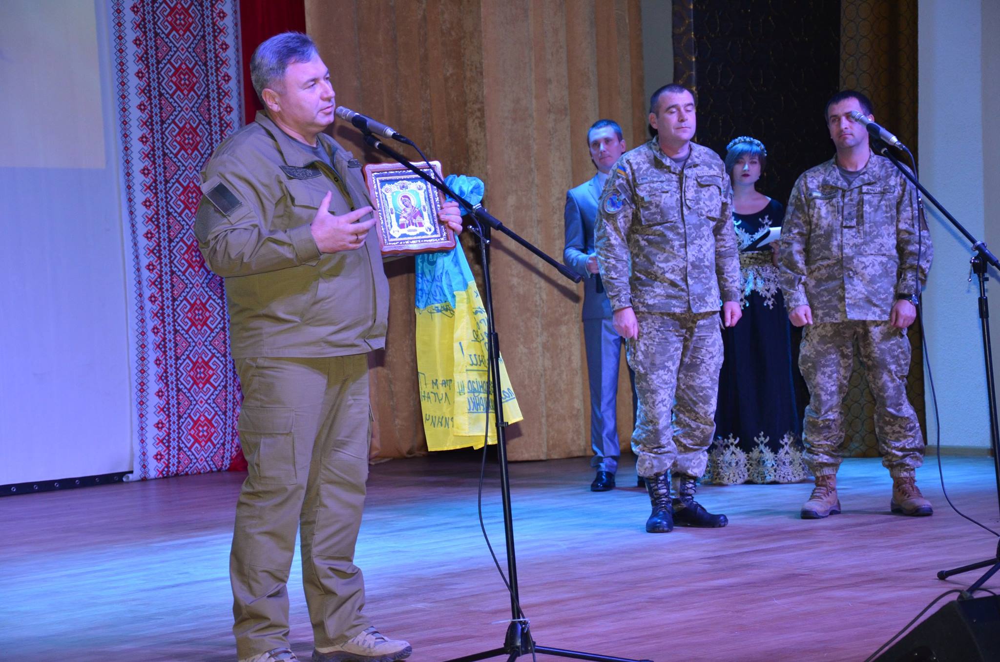 «Військовослужбовці сьогодні вписують героїчну сторінку в історію нашої країни», – Юрій Гарбуз з нагоди Дня захисника України