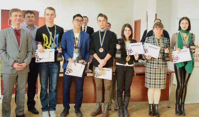 Золото та срібло привіз наш шахіст зі Всеукраїнської першості