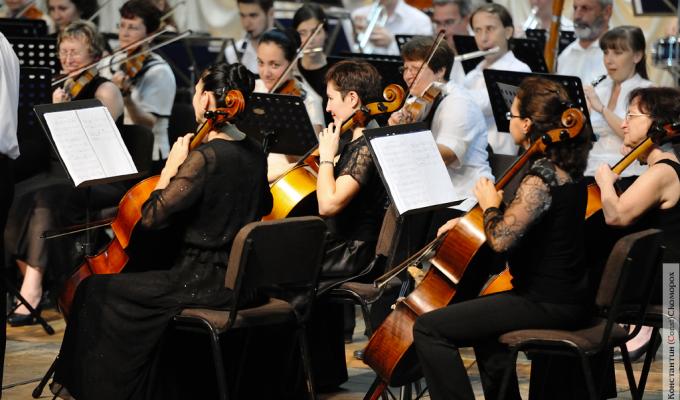 15 жовтня Луганська обласна філармонія запрошує на концерт Академічного симфонічного оркестру