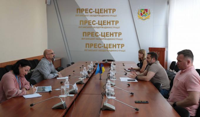 Перетинаючи лінію розмежування на КПВВ, люди на власні очі бачать позитивні зміни, – Сергій Гайдай