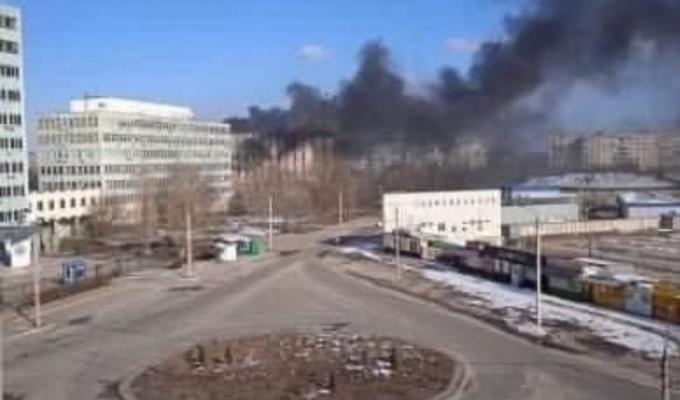 Сергій Гайдай: російська армія продовжує бити по об’єктах критичної інфраструктури – сьогодні вони влучили у адмінбудівлю підприємства зв'язку, людей врятовано