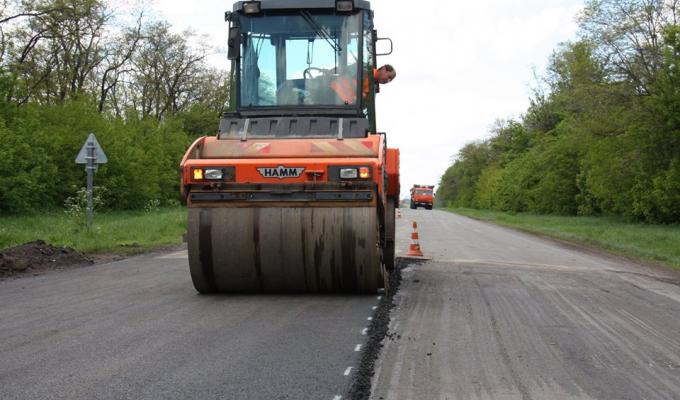 Тривають роботи з відновлення доріг області