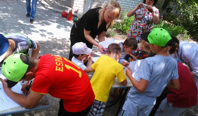 У Рубіжному працюють терапевтичні групи для літнього оздоровлення ВІЛ-інфікованих дітей