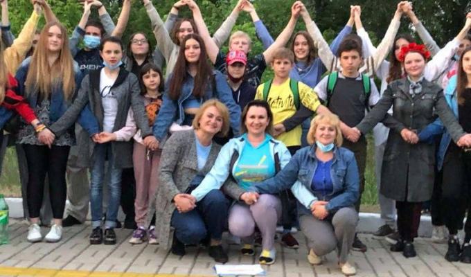 Діти з Луганщини – переможці Міжнародного мовно-літературного конкурсу імені Тараса Шевченка вклонились поетові на Чернечій горі