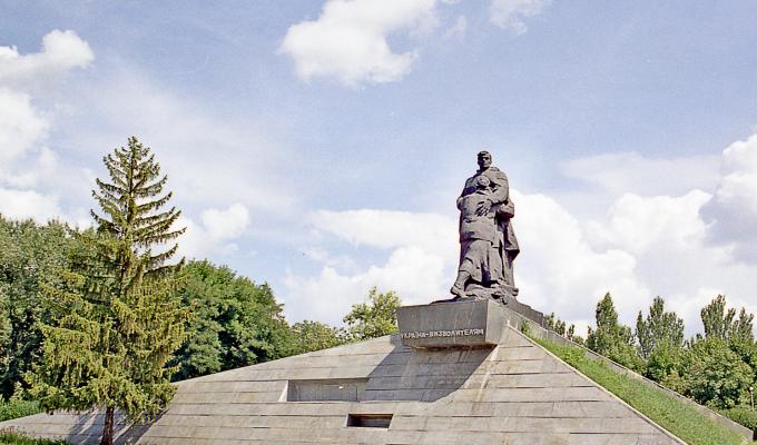 У містах та районах області проведено обласний місячник з упорядкування об'єктів культурної спадщини
