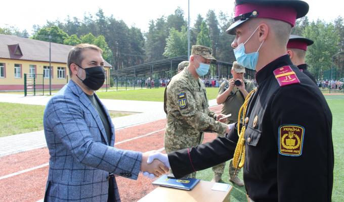 Ви – надія України на її безпечне майбутнє, – Сергій Гайдай випускникам Кадетського корпусу в Кремінній