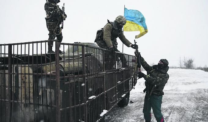 Новини АТО: на Луганщині не припиняються ворожі обстріли