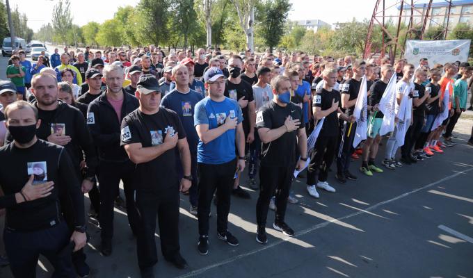 Сергій Гайдай біг за легендарного Темура Юлдашева - на Луганщині вшанували пам’ять загиблих українських воїнів