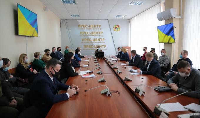 «Велике будівництво» на Луганщині крокує від автомагістралей до сільських доріг