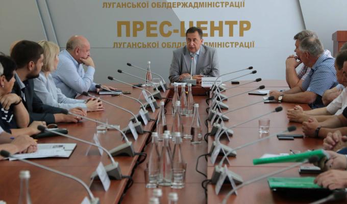 Ми маємо разом визначити шляхи розвитку економіки області, – Віталій Комарницький