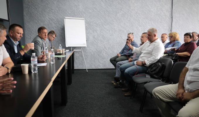 Віталій Комарницький обговорив з підприємцями проблеми розвитку економіки області 