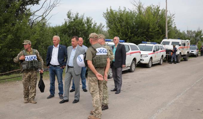 Власники земель у чотирьох населених пунктах Луганщини отримали сертифікати про розмінування