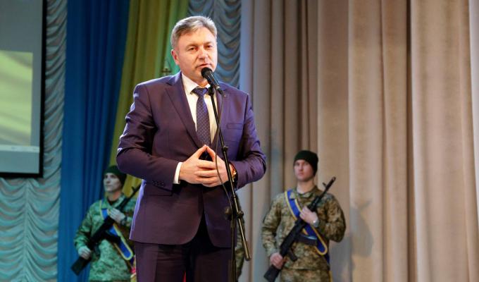 Знаком пошани «Захиснику Луганщини» (посмертно) Юрій Гарбуз нагородив загиблого військовослужбовця 58-ої ОМПБр Дмитра Сискова