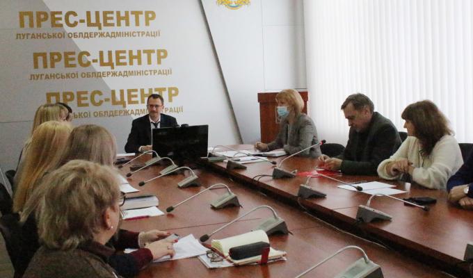 На Луганщині впровадять регіональні програми підтримки переселенців та розвитку державної мови