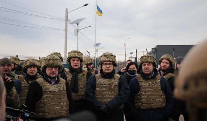 Поточна ситуація має вирішитися дипломатичним шляхом, – міністри закордонних справ трьох європейських країн відвідали Луганщину та висловили Україні підтримку