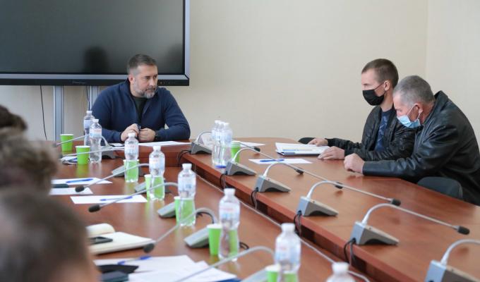  Допомога у відновленні водонапірної вежі у Гречишкиному та створення лісомисливського господарства на Сватівщині, - за вирішенням цих питань люди звернулись до Сергія Гайдая