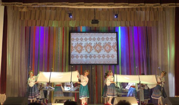 В Новопскові підтверджували звання «народний»/«зразковий» вокальний ансамбль «Земляки» та хореографічна студія «Рандеву» Новопсковського районного Центру культури та дозвілля