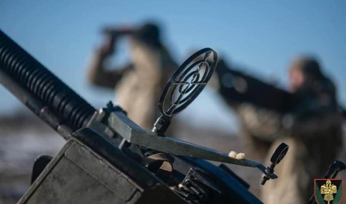 Окупанти вдаються до провокацій при розшуку партизан на Білокуракинщині, в аптеках багатьох захоплених міст відсутні найнеобхідніші ліки, біля банків вишукуються щодобові черги населення