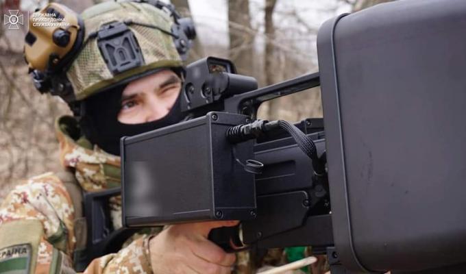 На Луганщині прикордонники затрофеїли ще одну ворожу «пташку»