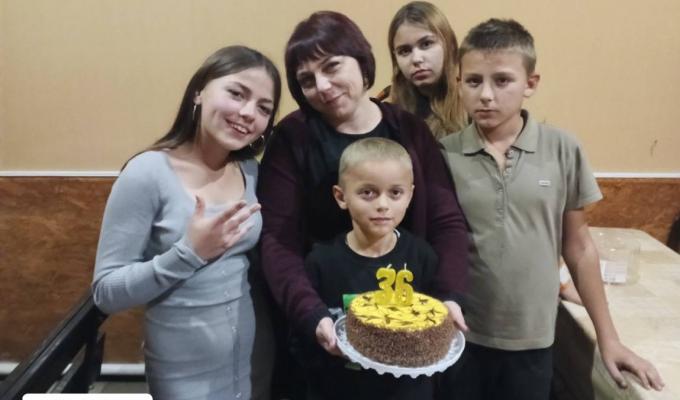 «Змушували говорити російською та погрожували забрати дітей», - історія багатодітної родини з Марківщини, яка жила в окупації