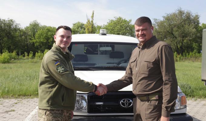 Луганщина передала військовим надсучасний автомобіль медичної допомоги