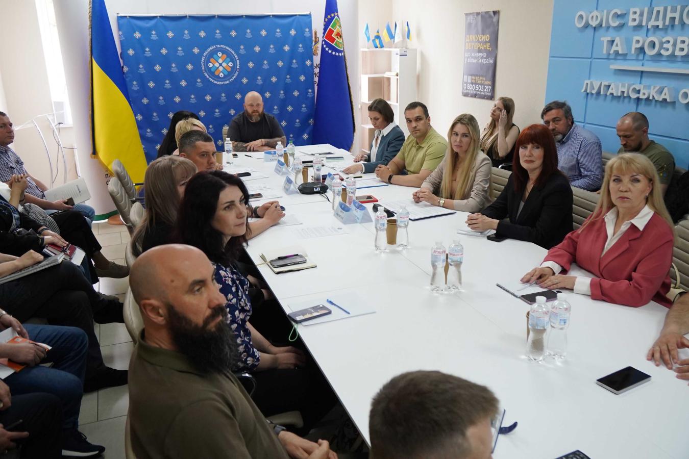Наші громади мають власний ресурс для участі у програмах будівництва житла для ВПО, – Олексій Харченко на засіданні Луганського регіонального офісу Конгресу місцевих та регіональних влад при Президентові України Наші громади мають власний ресурс для участі у програмах будівництва житла для ВПО, – Олексій Харченко на засіданні Луганського регіонального офісу Конгресу місцевих та регіональних влад при Президентові України