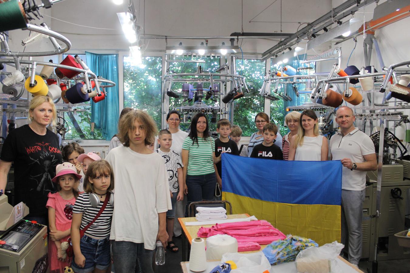 Діти з Луганщини ознайомилися з виробництвом рубіжанських шкарпеток