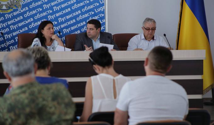 Триває ліквідація наслідків демонтажу аварійного будинку у Лисичанську