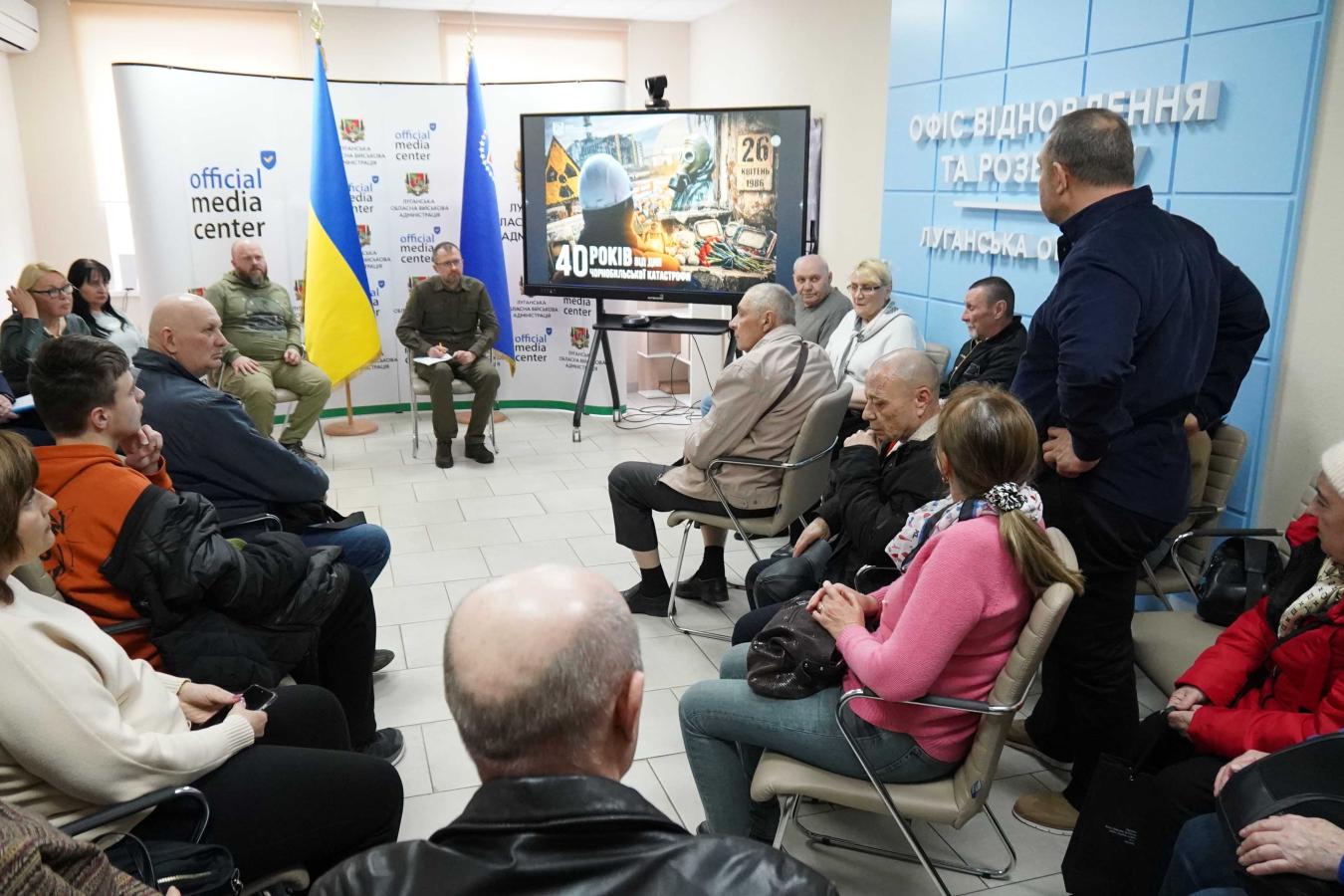Я орієнтую усі громади, щоб вони обов’язково затверджували програми матеріальної підтримки ветеранів, зокрема й чорнобильців, – Олексій Харченко під час зустрічі із ліквідаторами у Дніпрі
