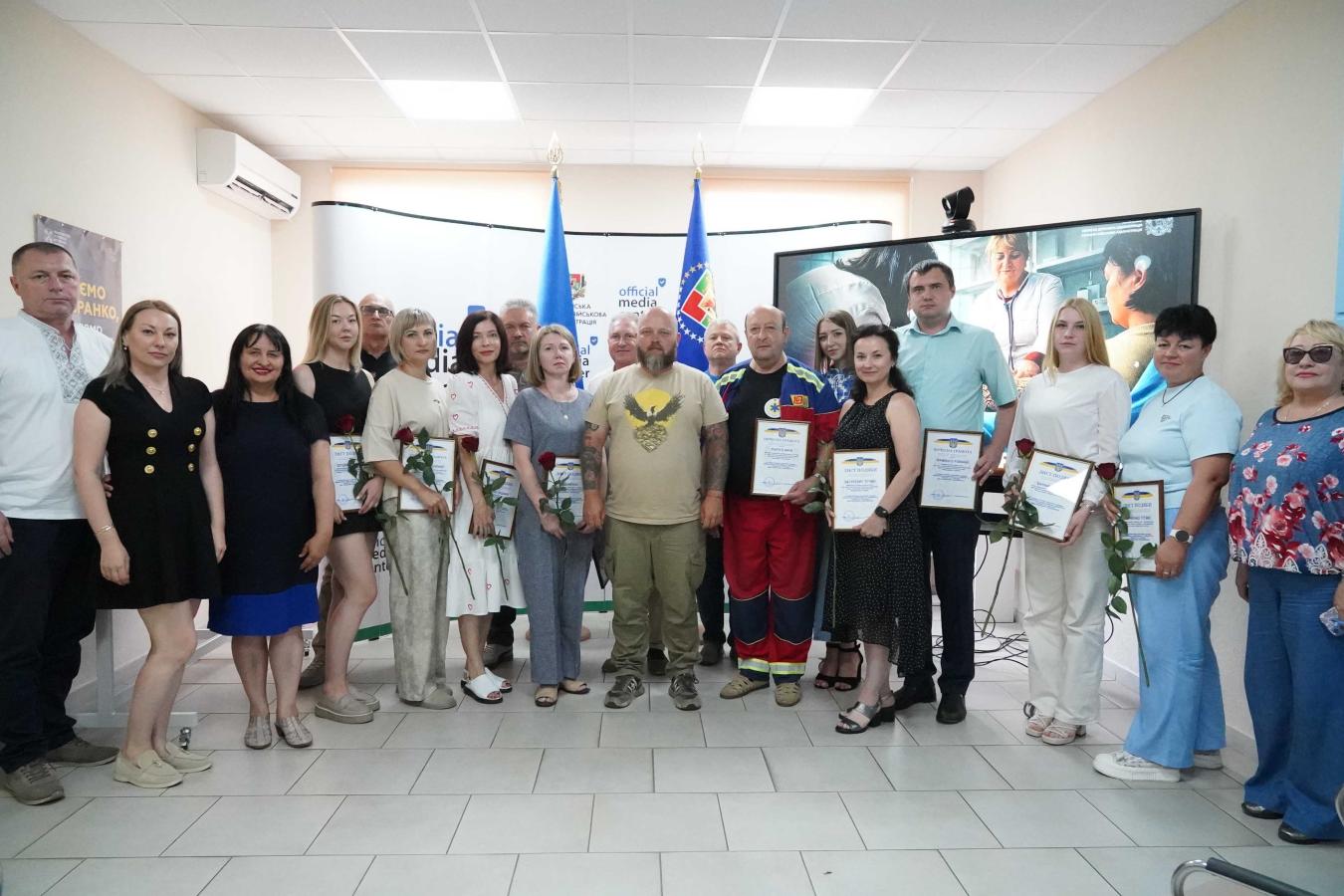 Олексій Харченко вручив обласні відзнаки медикам Луганщини 