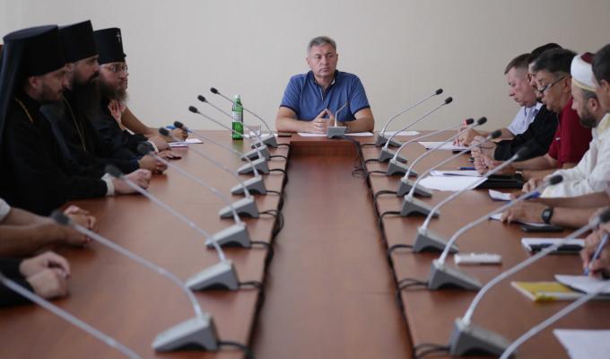  До міжконфесіональної злагоди і миру: Юрій Гарбуз зустрівся з духовними лідерами Луганщини