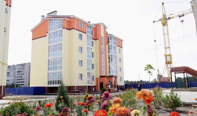 Юрій Гарбуз привітав власників нових квартир у Сєвєродонецьку