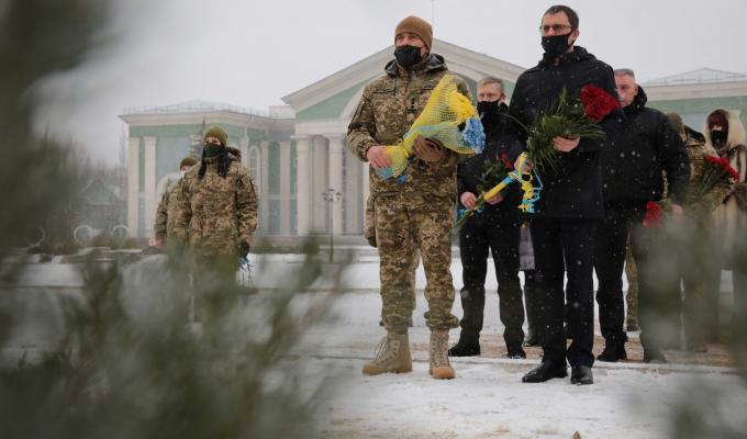 Кіборги вистояли, не встояв бетон. У Сєвєродонецьку вшанували пам’ять захисників ДАПу