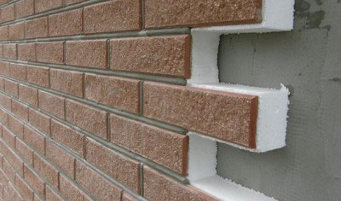 Проводити утеплення житлових будинків тепер можна без дозволів