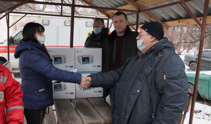 Карети екстреної допомоги Луганщини оснастили мобільними апаратами ШВЛ